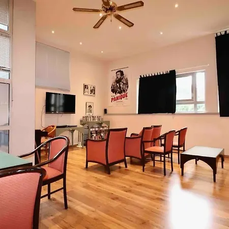 Central : 3 Pieces 58 M2 - Multi Services Apartamento